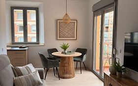 Life Apartments Alameda Colon